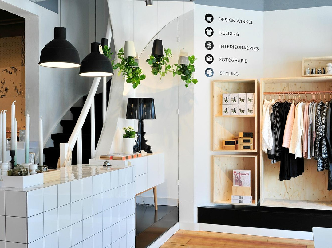 Mint Fashion Store-蒂尔堡必去景点