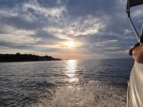 Private Boat Excursions Pula-普拉必去景点