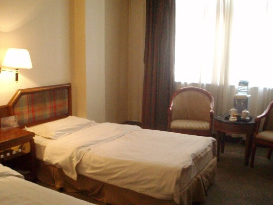 龙千潭商务酒店主图