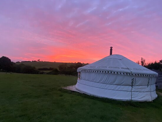 Love2yurt