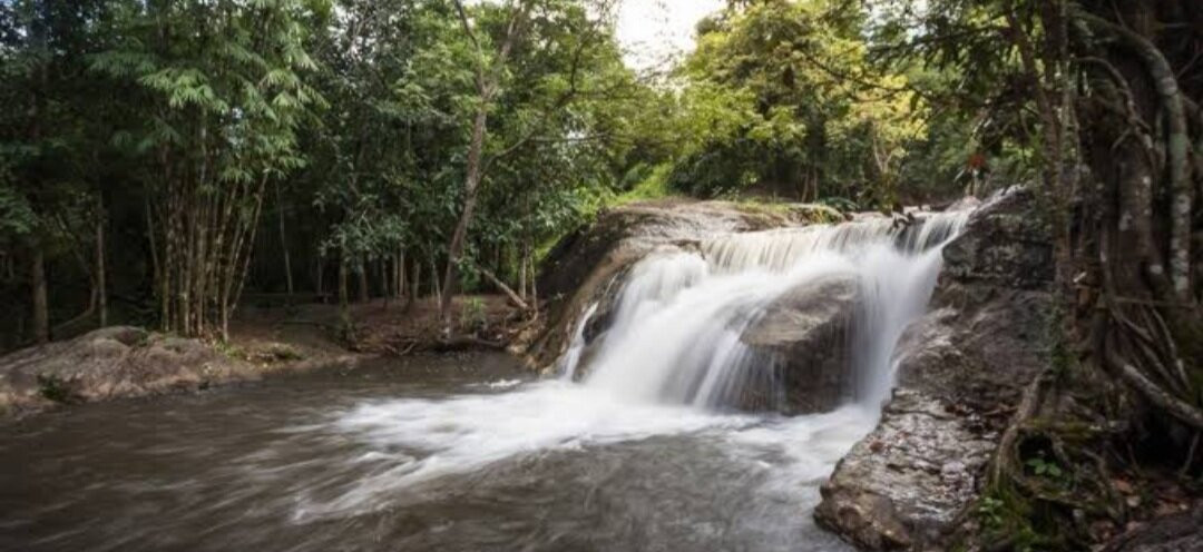Kao Chon Waterfall景点图片