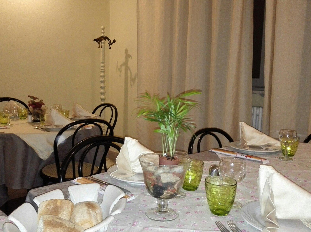 Travaco Siccomario餐馆和美食-Trattoria La Barcela Di Draghi
