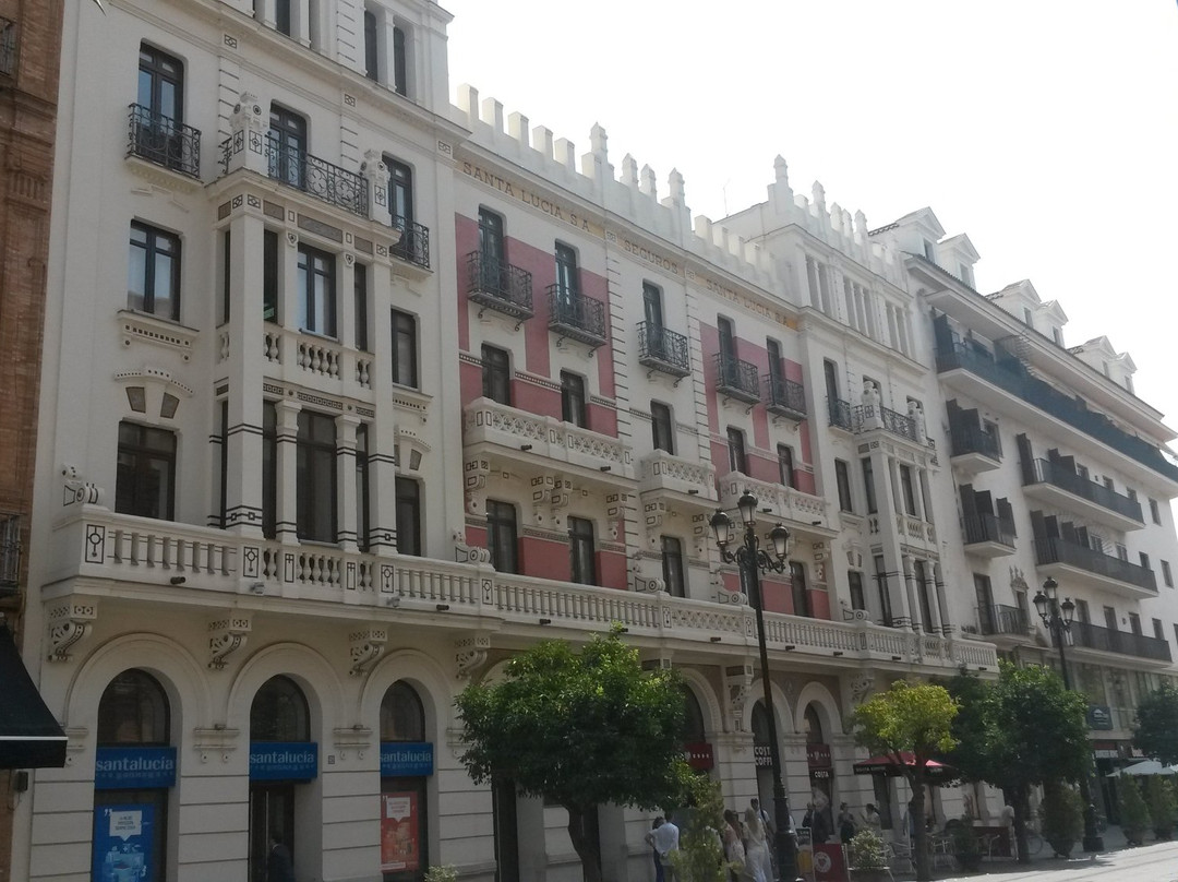 Mairena del Alcor旅游景点-Edificio Santa LucIa