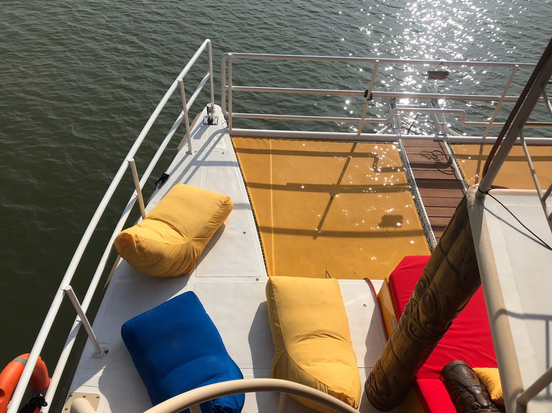 Karimunjawa Party Boat-卡里蒙加瓦必去景点