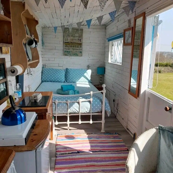 Treguth Glamping Unique Experience - Themed Huts