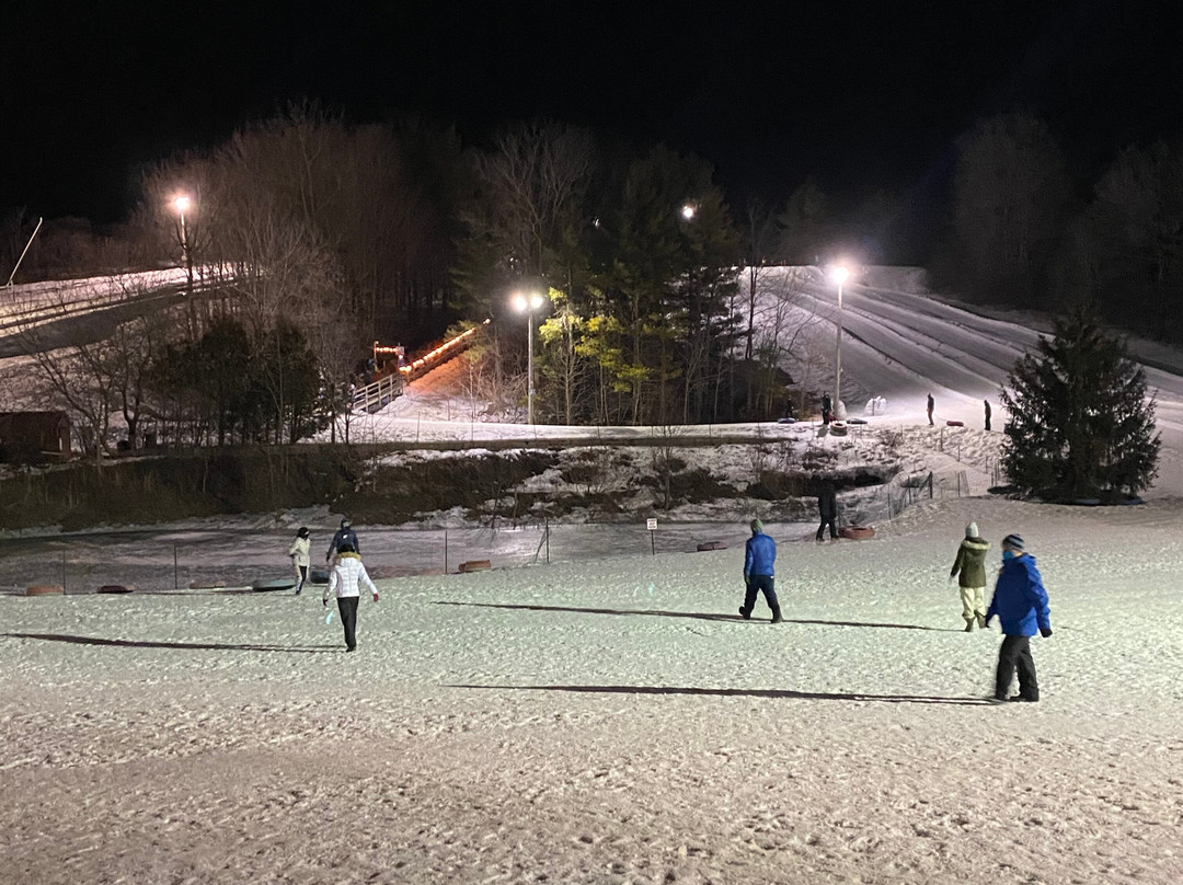 River Valley Winter Tube Slide-圣玛丽必去景点