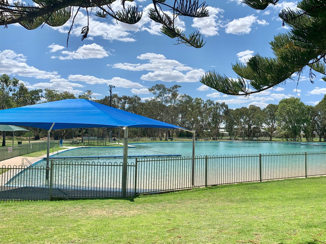 Naracoorte Swimming Lake景点图片