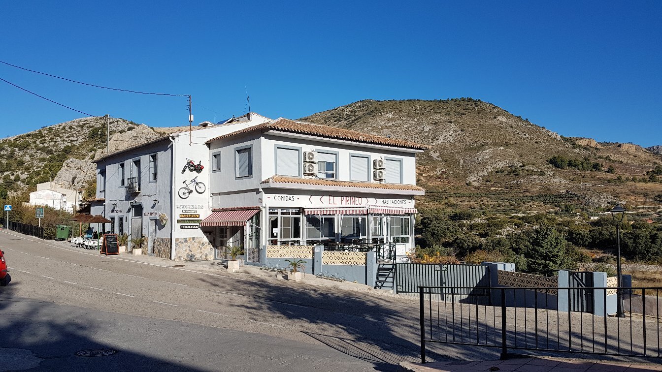 Pension  El Pirineo-官方