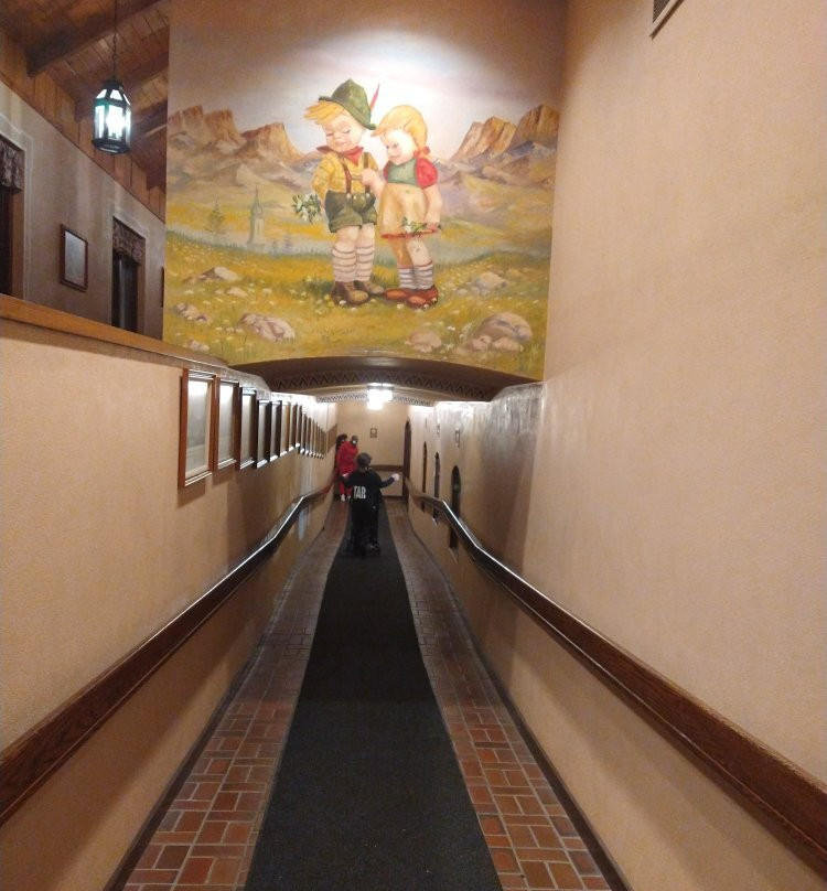 Bavarian Inn Restaurant Castle Shops-弗兰肯默斯必去景点