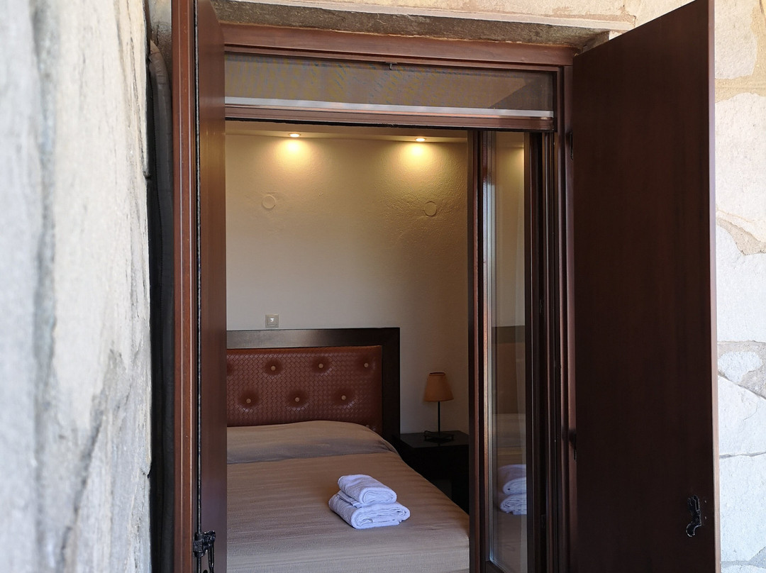 Nefeli All Day Bar & Suites主图