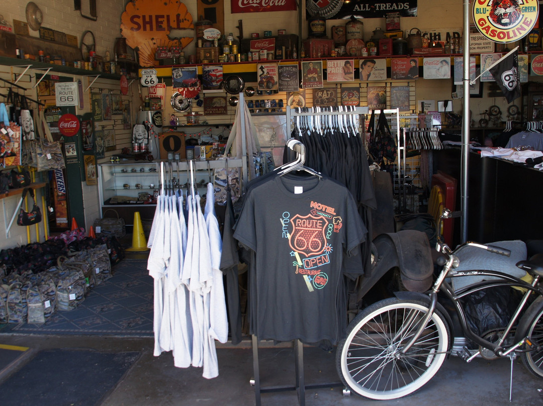 Delgadillo's Original Route 66 Gift Shop-塞利格曼必去景点