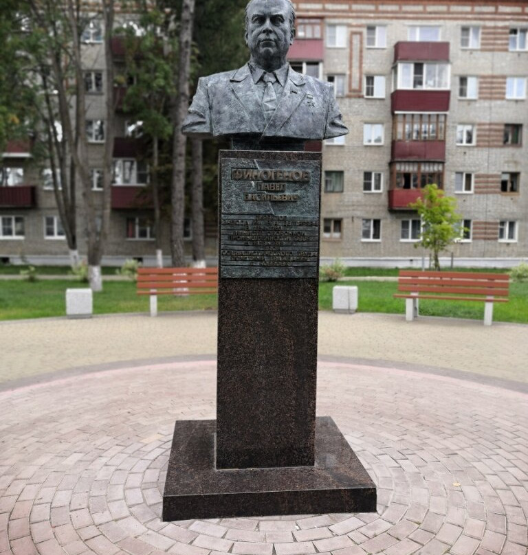 Monument to P.V. Finogenov-Kovrov必去景点