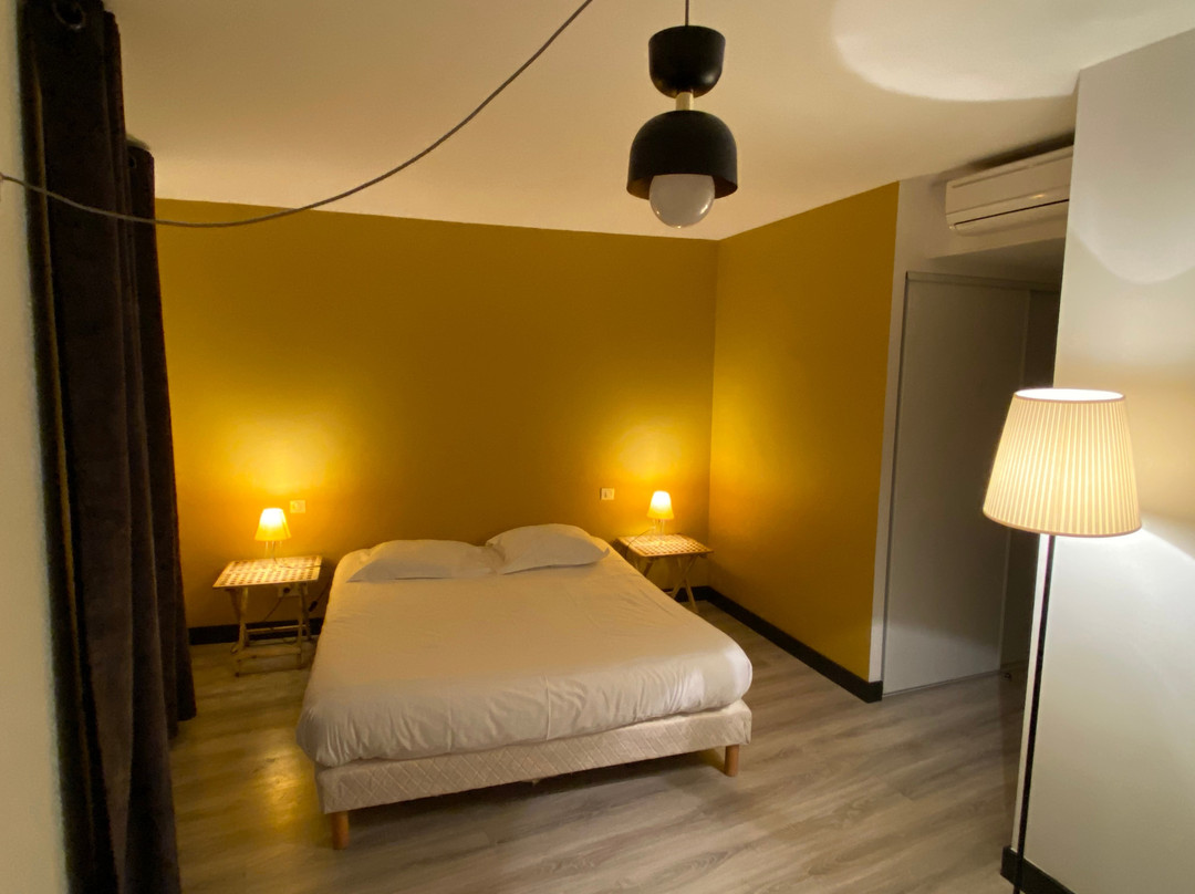 Le Miredames Hôtel-Bar主图