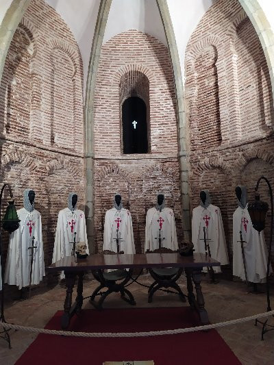 Castillo de Segura de La Sierra景点图片