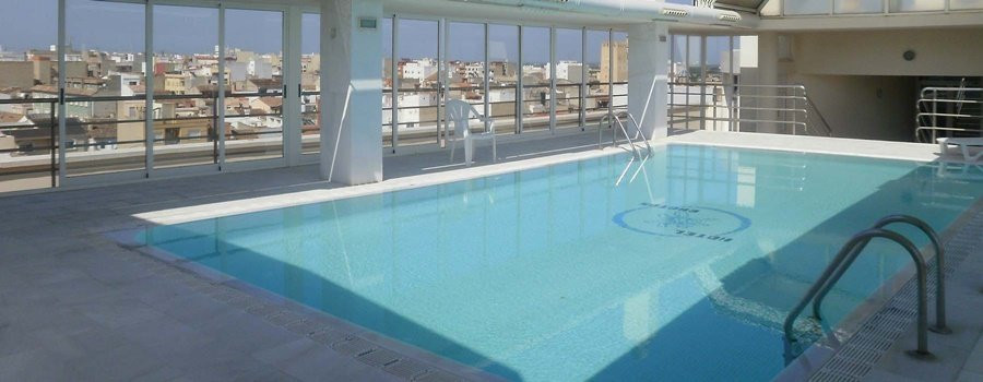 巴托斯酒店主图