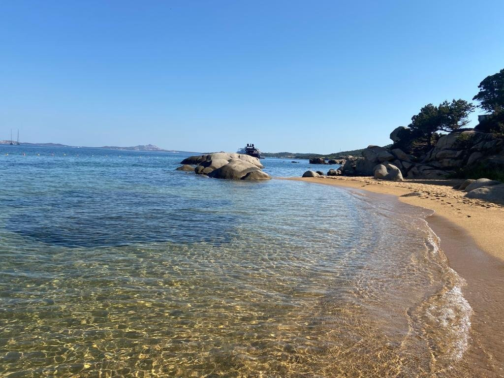 Cala dei Ginepri-Cannigione必去景点