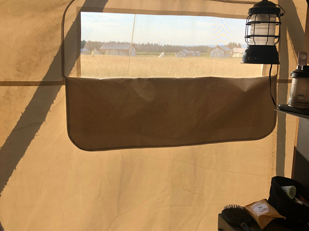 黄石帆布酒店主图