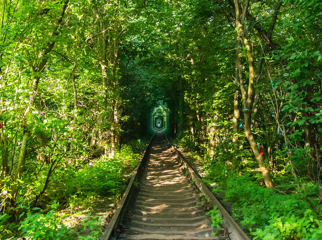 Tunnel of Love-Klevan必去景点