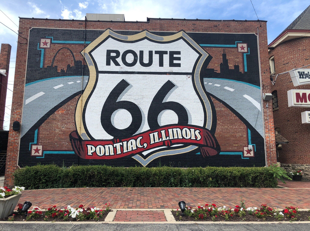 Route 66 Shield Mural-Pontiac必去景点
