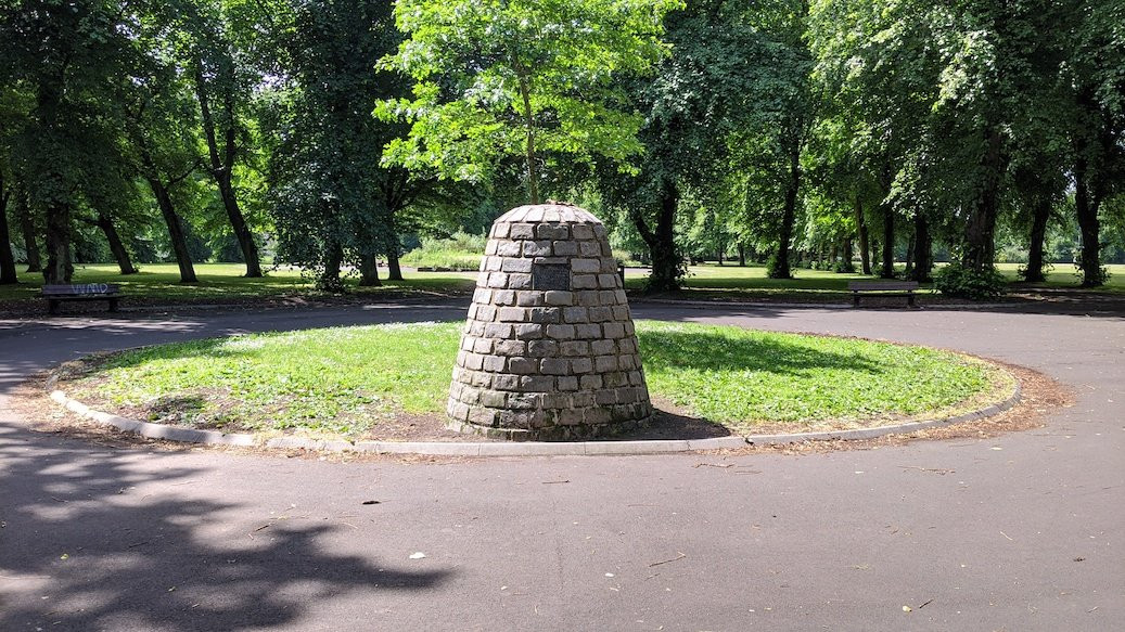 Workers Memorial Cairn景点图片