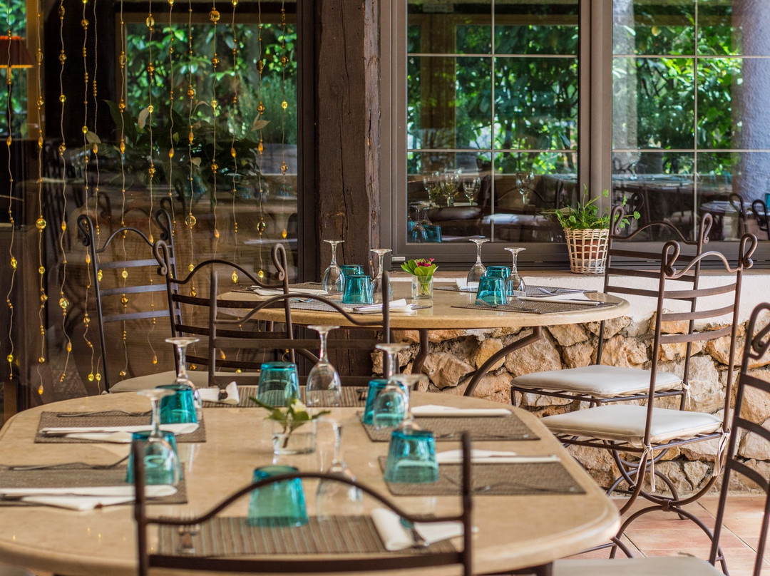 Roquefort les Pins餐馆和美食-Auberge du Clos des Pins