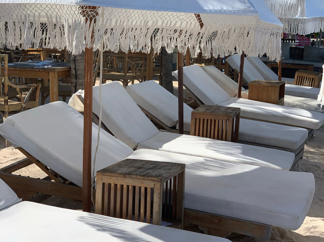 Ohana's Beachfront Resort & Beach Club主图