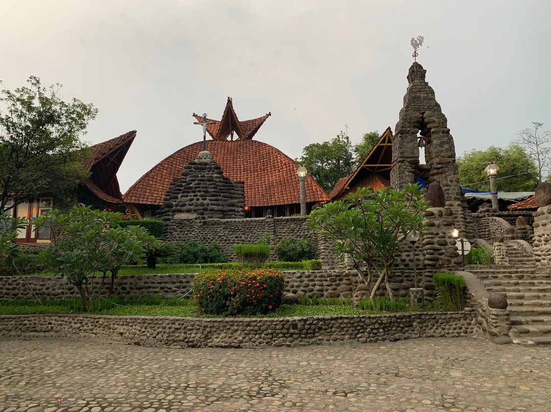 Gua Maria Lourdes Puhsarang-谏义里必去景点