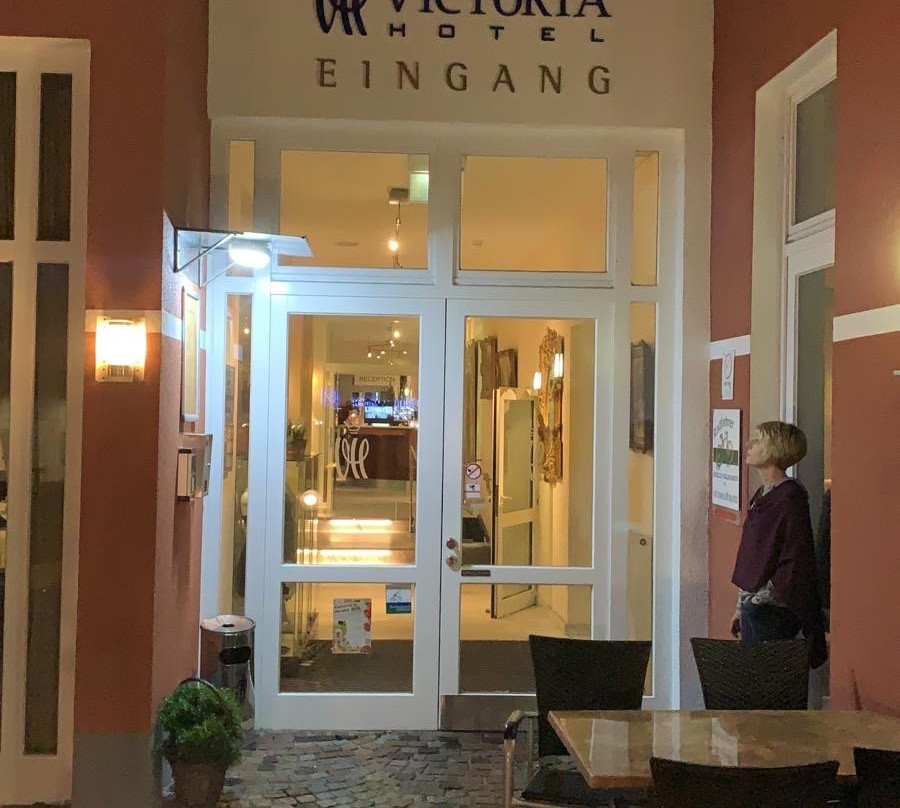 Victoria Hotel主图