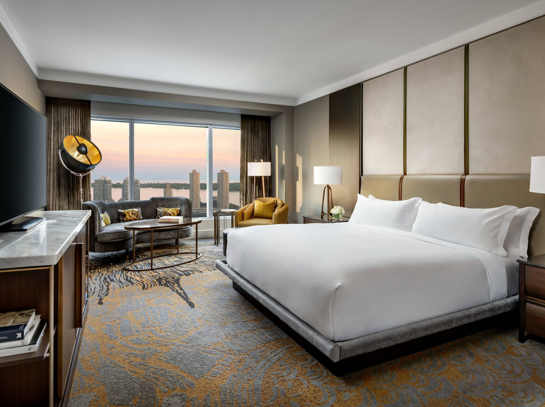 丽思卡尔顿多伦多酒店主图