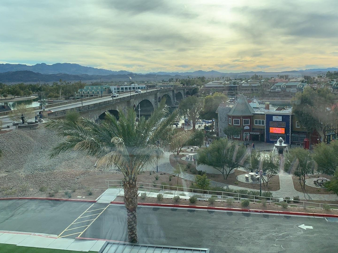 Holiday Inn Express & Suites Lake Havasu - London Bridge by IHG主图