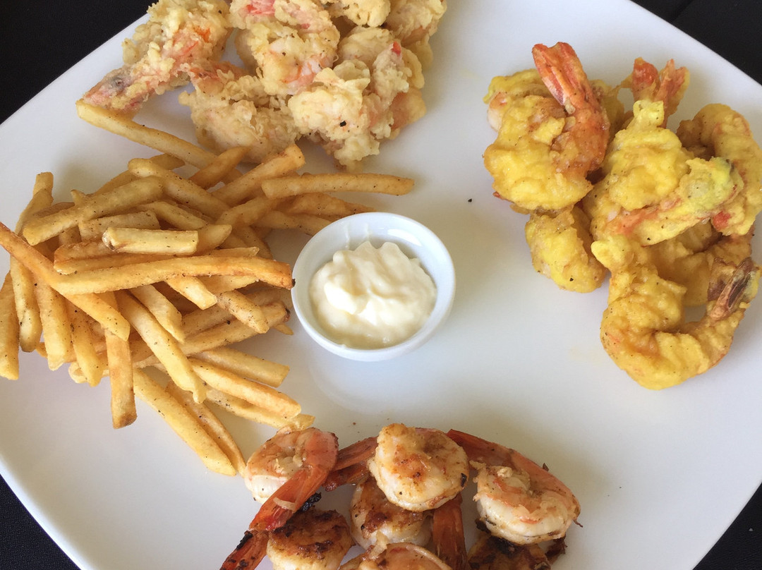 卡拉邦戈湖度假酒店主图