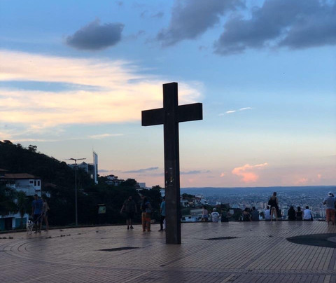 Praca do Papa-贝洛哈里桑塔必去景点