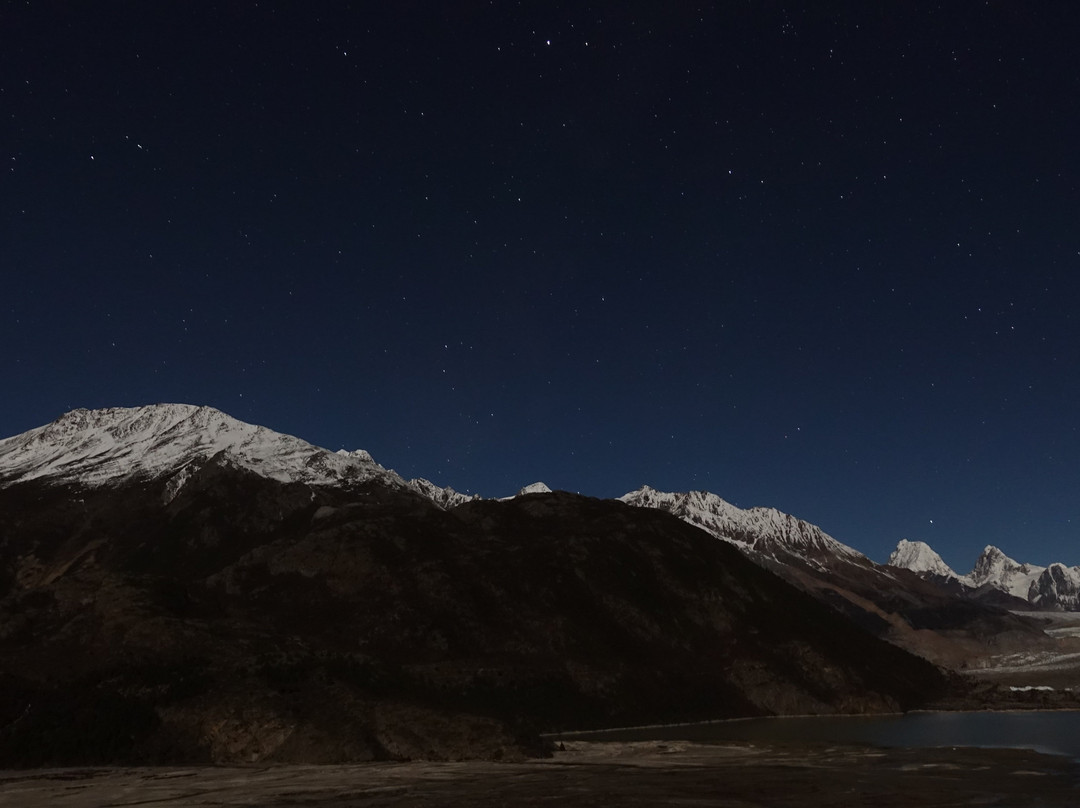 松赞来古山居主图