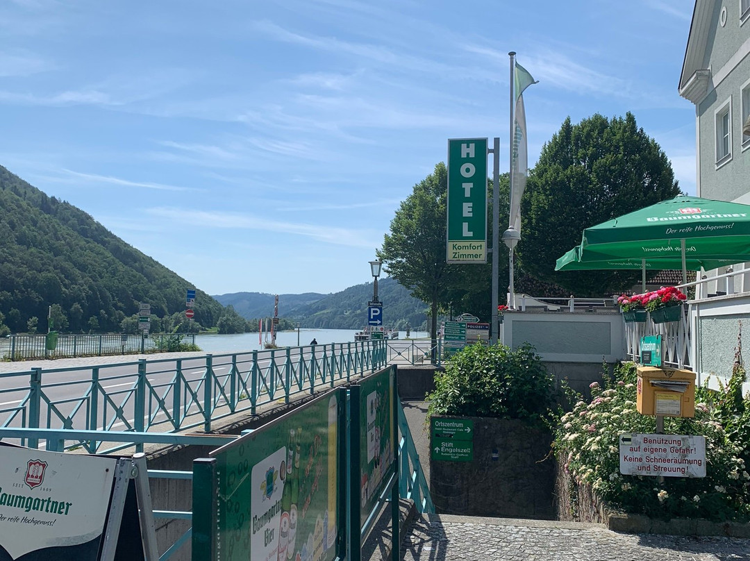 Goldenes Schiff Hotel-Mietparkplätze主图