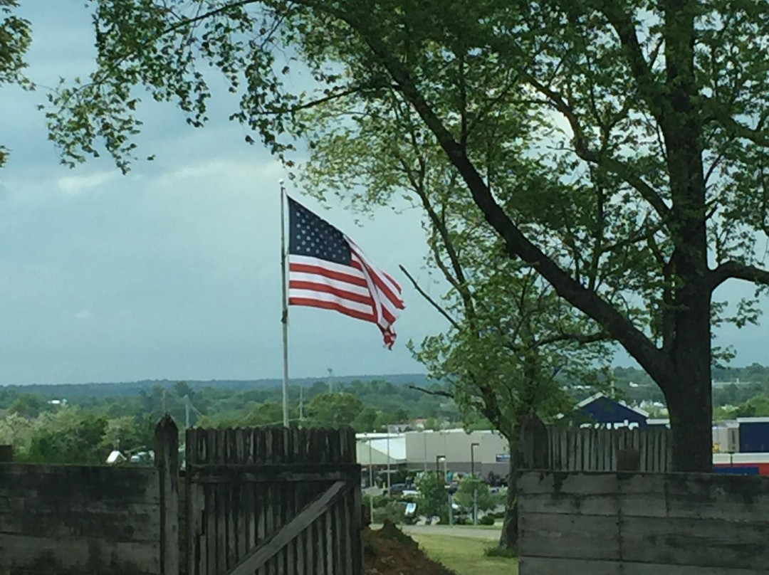 Lucas旅游景点-Fort Williams