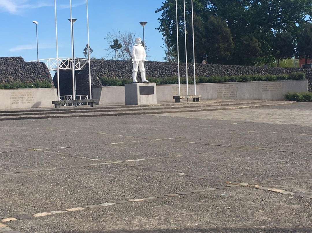 Plaza Memorial Martires De Antuco-Los Angeles必去景点