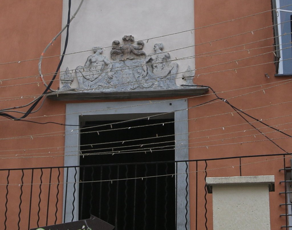 Bas relief de la maison Castagnola景点图片