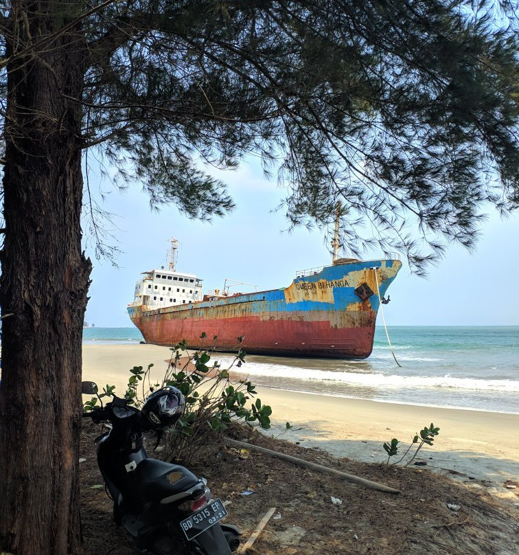 Lentera Merah Beach景点图片