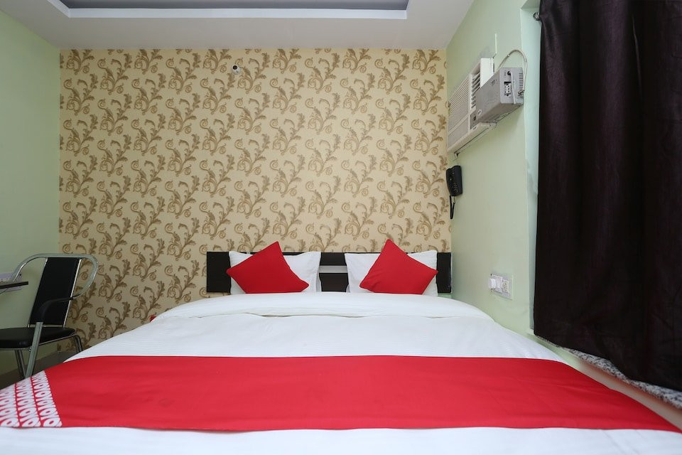 OYO 33500 Hotel Cross Road主图