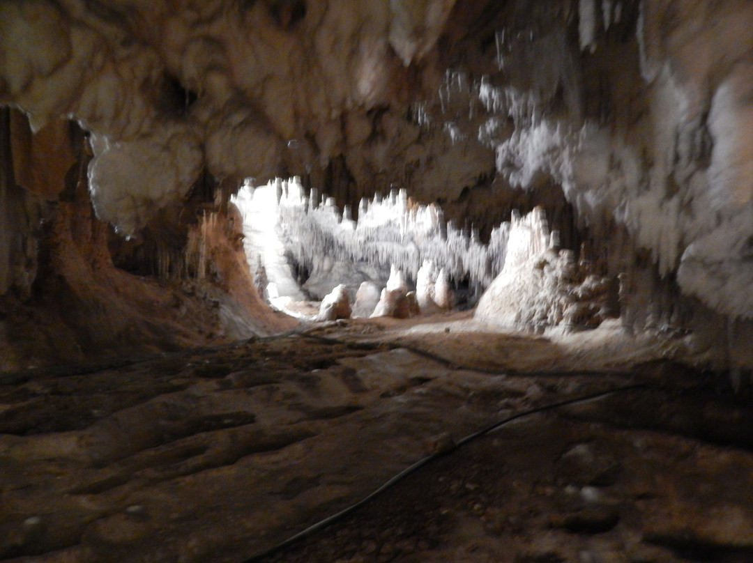 Perama Cave景点图片