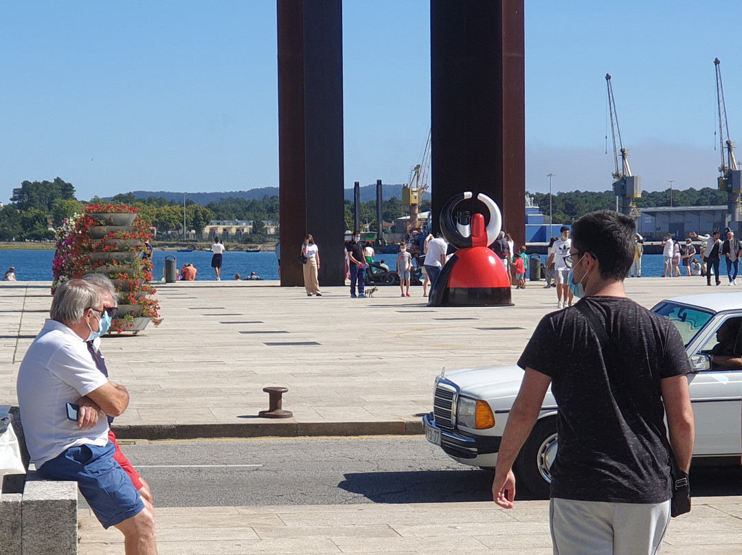 Monumento Ao 25 De Abril-维亚纳堡必去景点