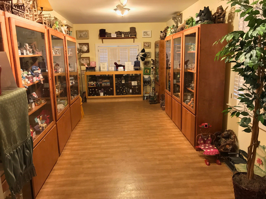 Collectible & Antique Chair Gallery-石山必去景点