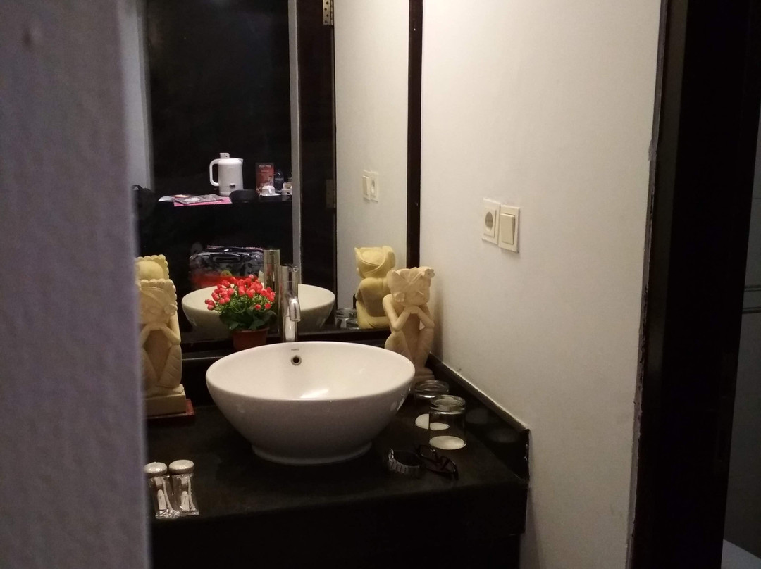 镭射水疗中心酒店主图