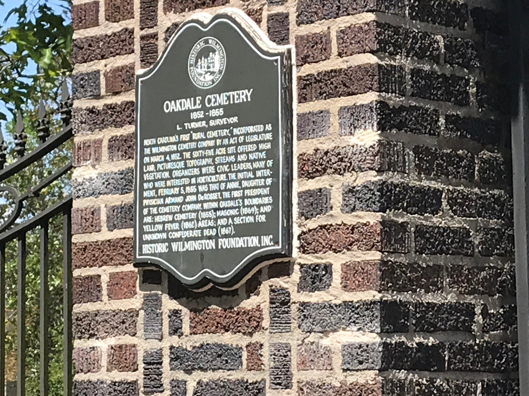 Wilmington Oakdale Cemetery景点图片