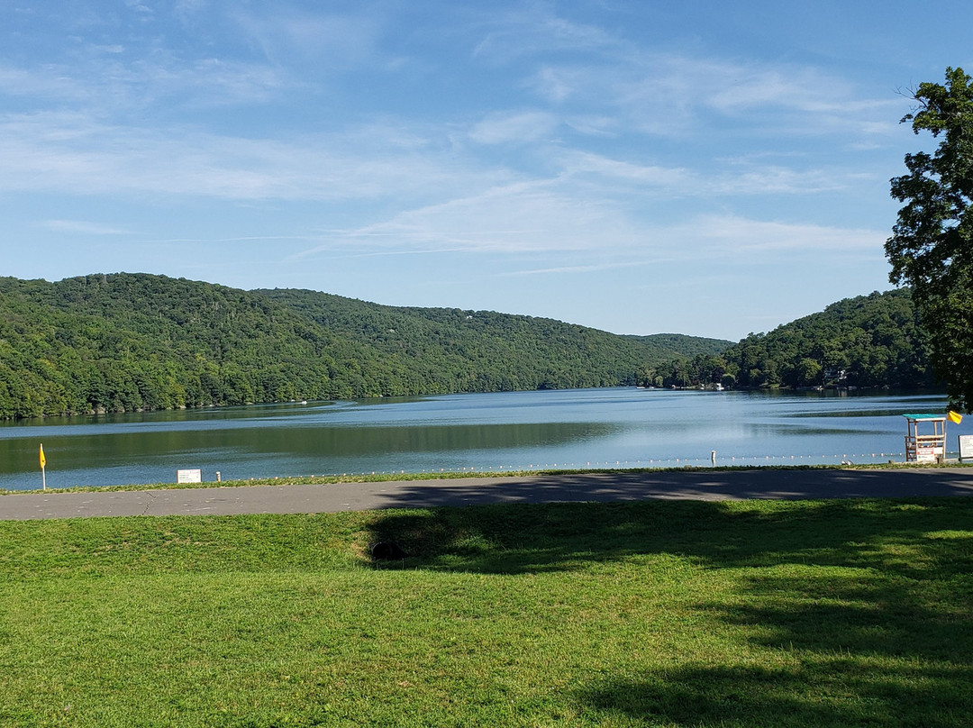 Squantz Pond State Park-New Fairfield必去景点