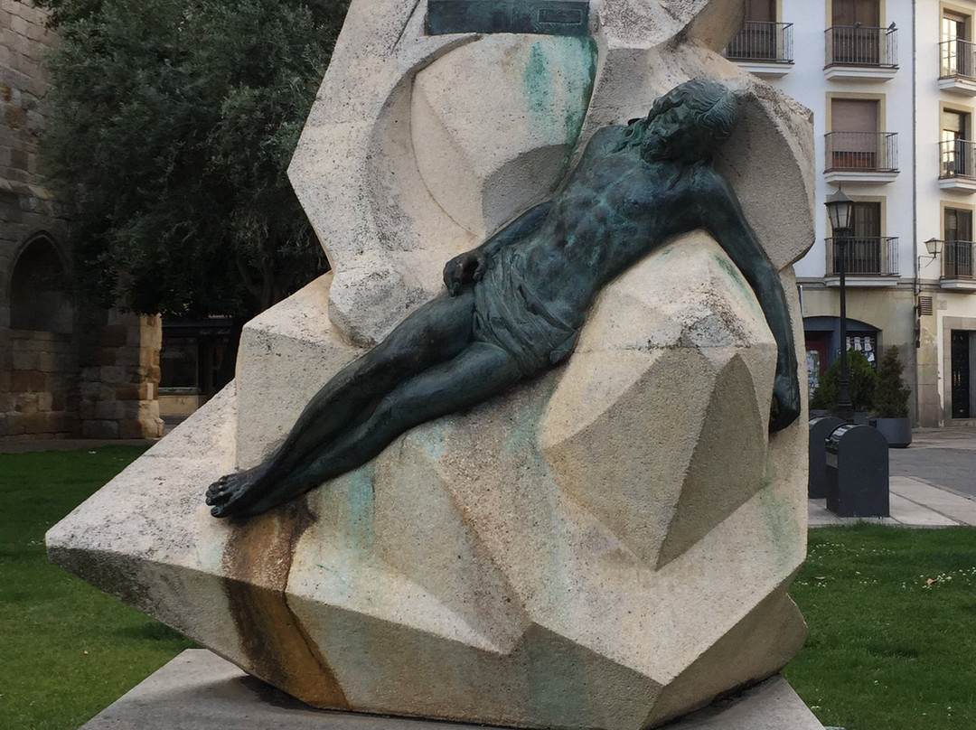 Monumento a Ramón Álvarez-萨莫拉必去景点