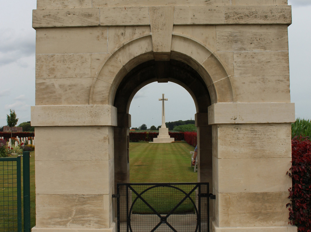 Talana Farm Cemetery景点图片