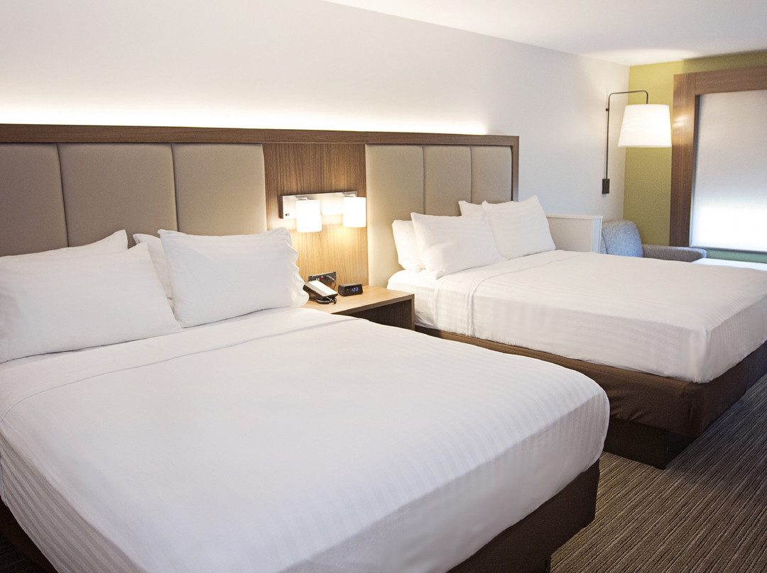 Holiday Inn Express & Suites Greenwood Mall by IHG主图
