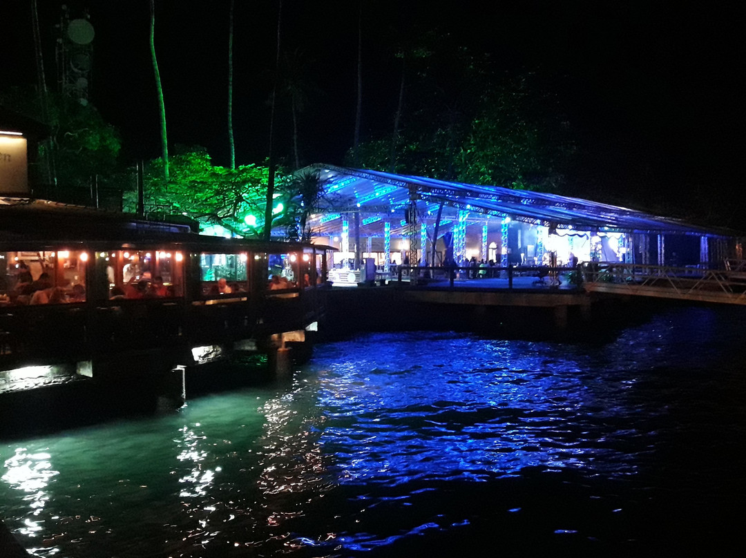 Praia da Vila-伊利亚贝拉必去景点