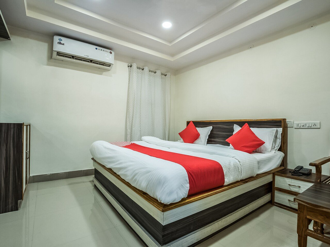 OYO Hotel Crystal主图